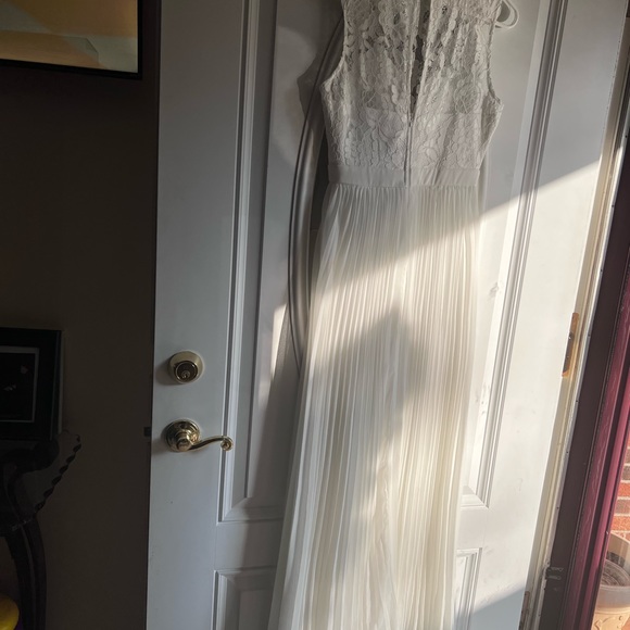 Off white Dress - Picture 3 of 7